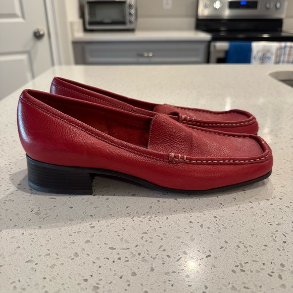 Etienne Aigner Red Leather Flats - Picture 2 of 5